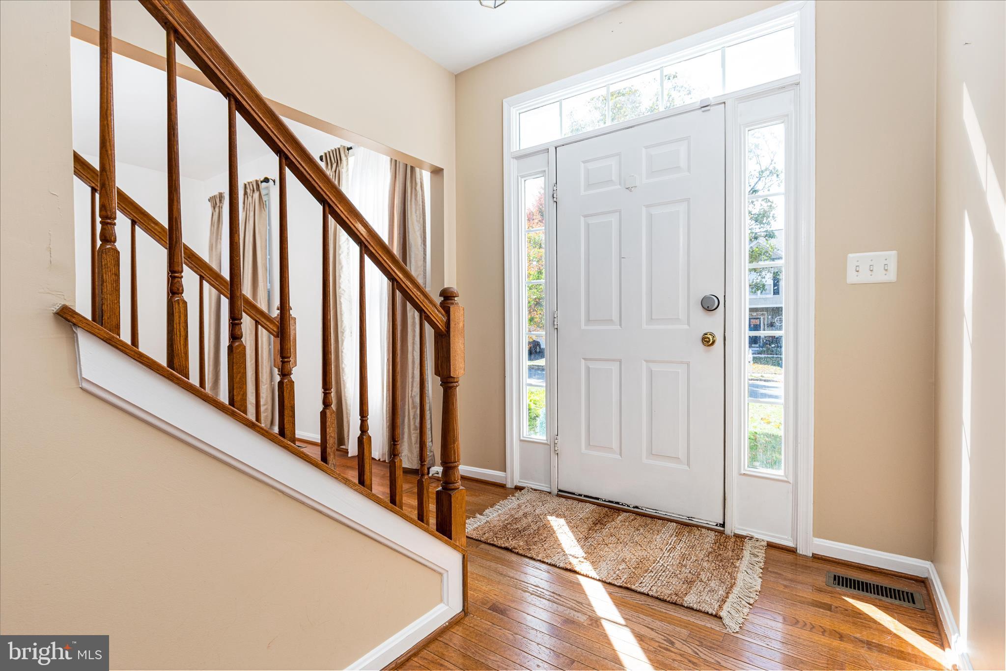 ROUND HILL - Residential