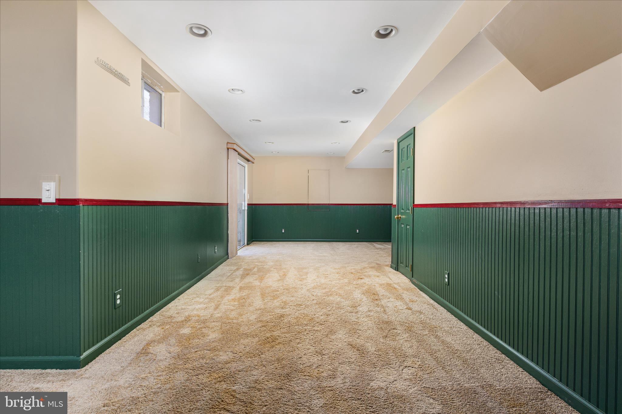 ROUND HILL - Residential