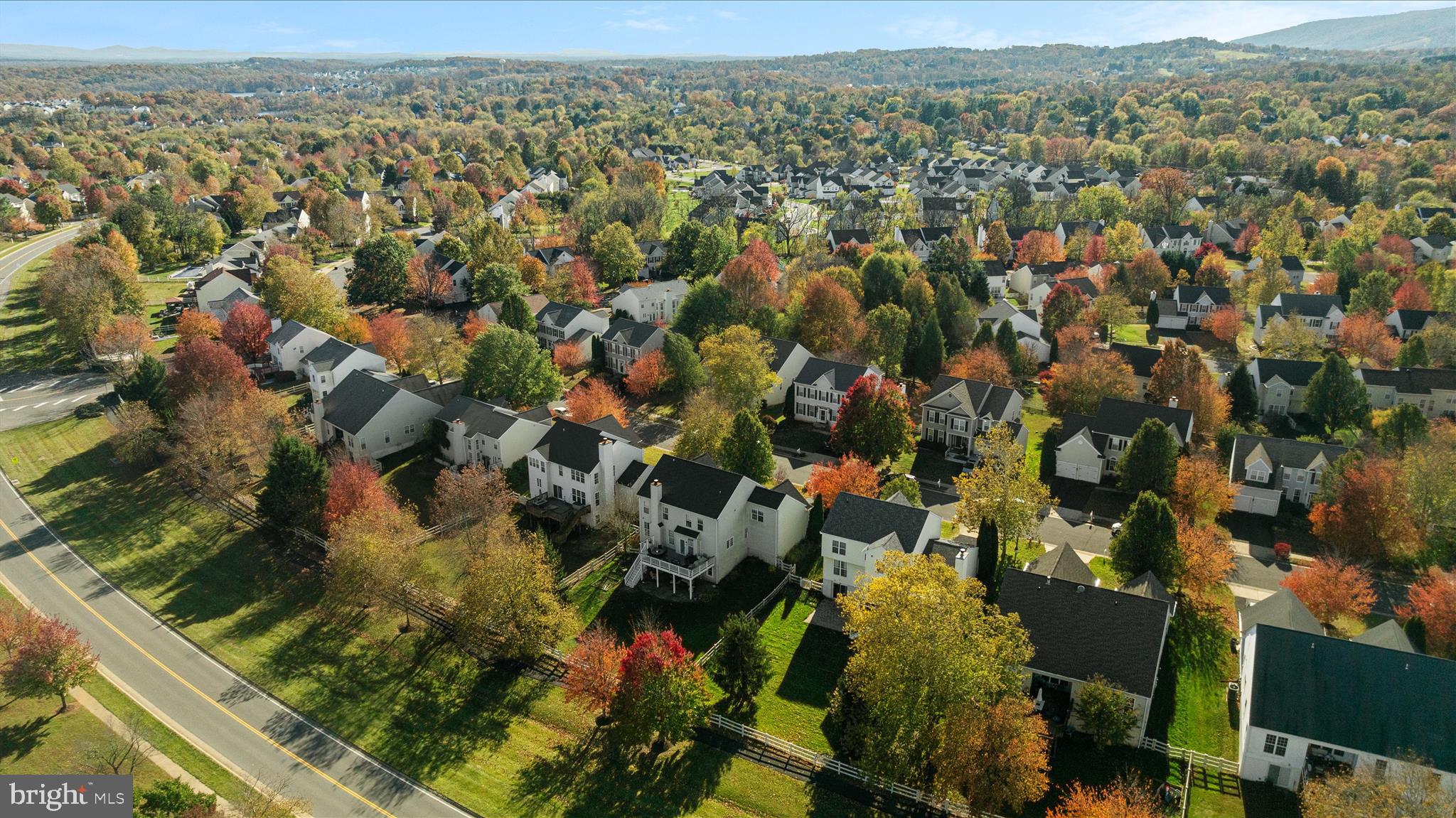 ROUND HILL - Residential