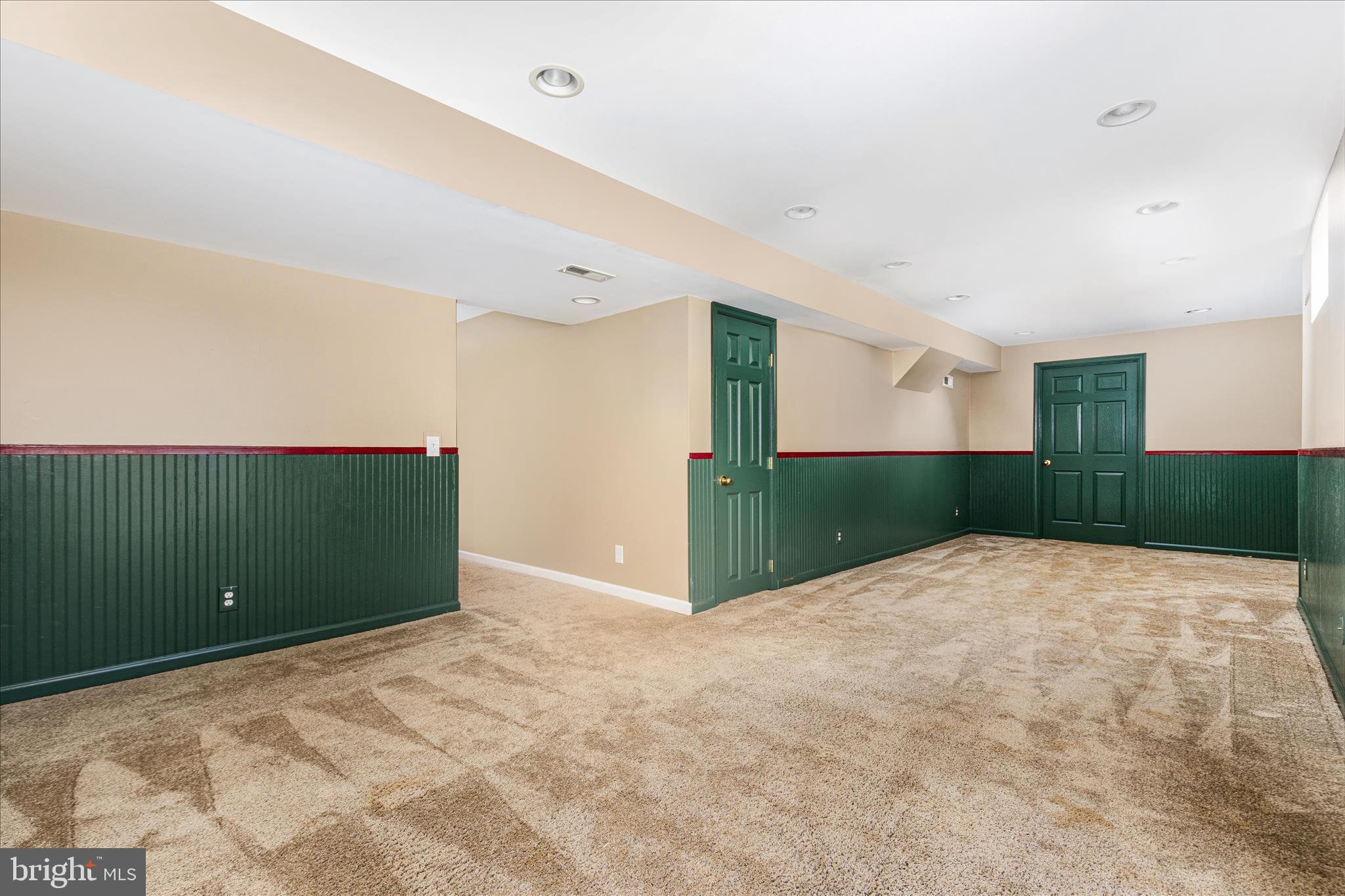 ROUND HILL - Residential