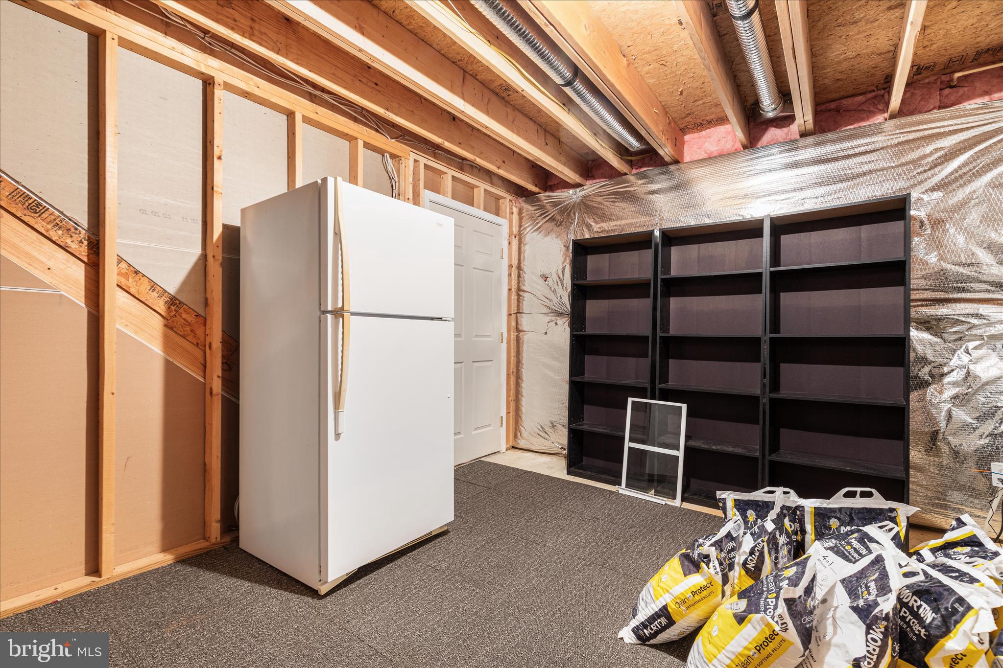 ROUND HILL - Residential