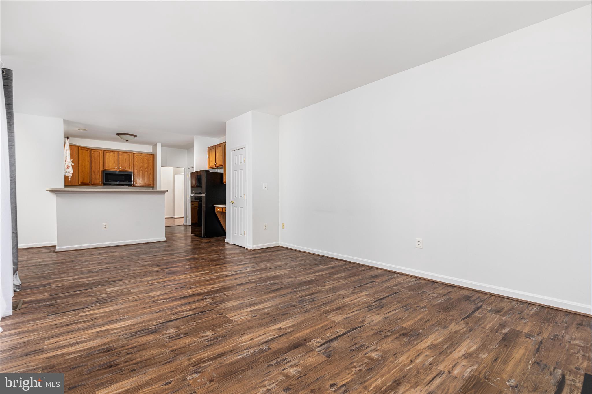 ROUND HILL - Residential