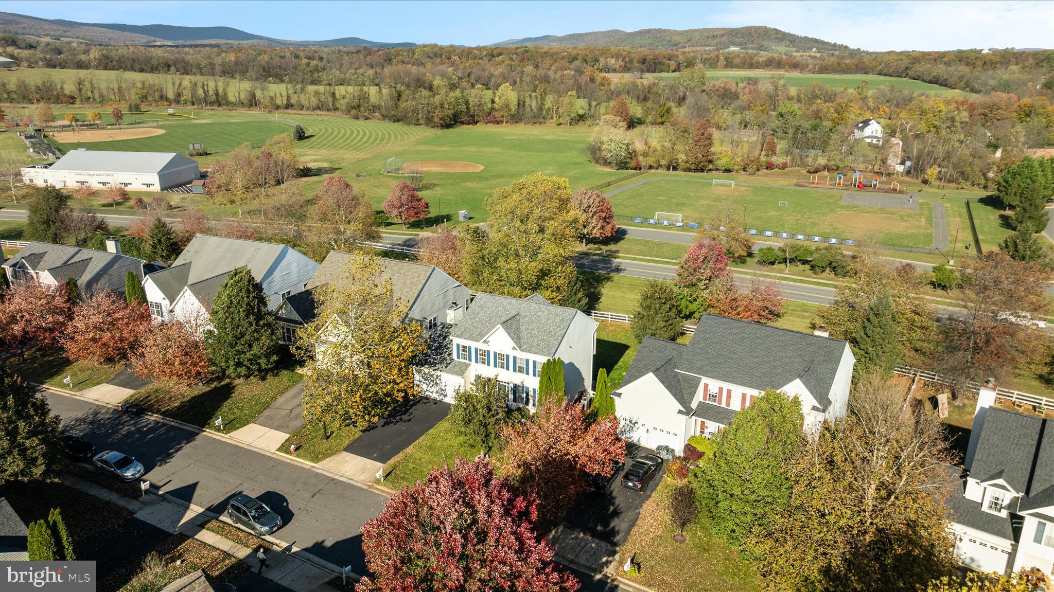 ROUND HILL - Residential