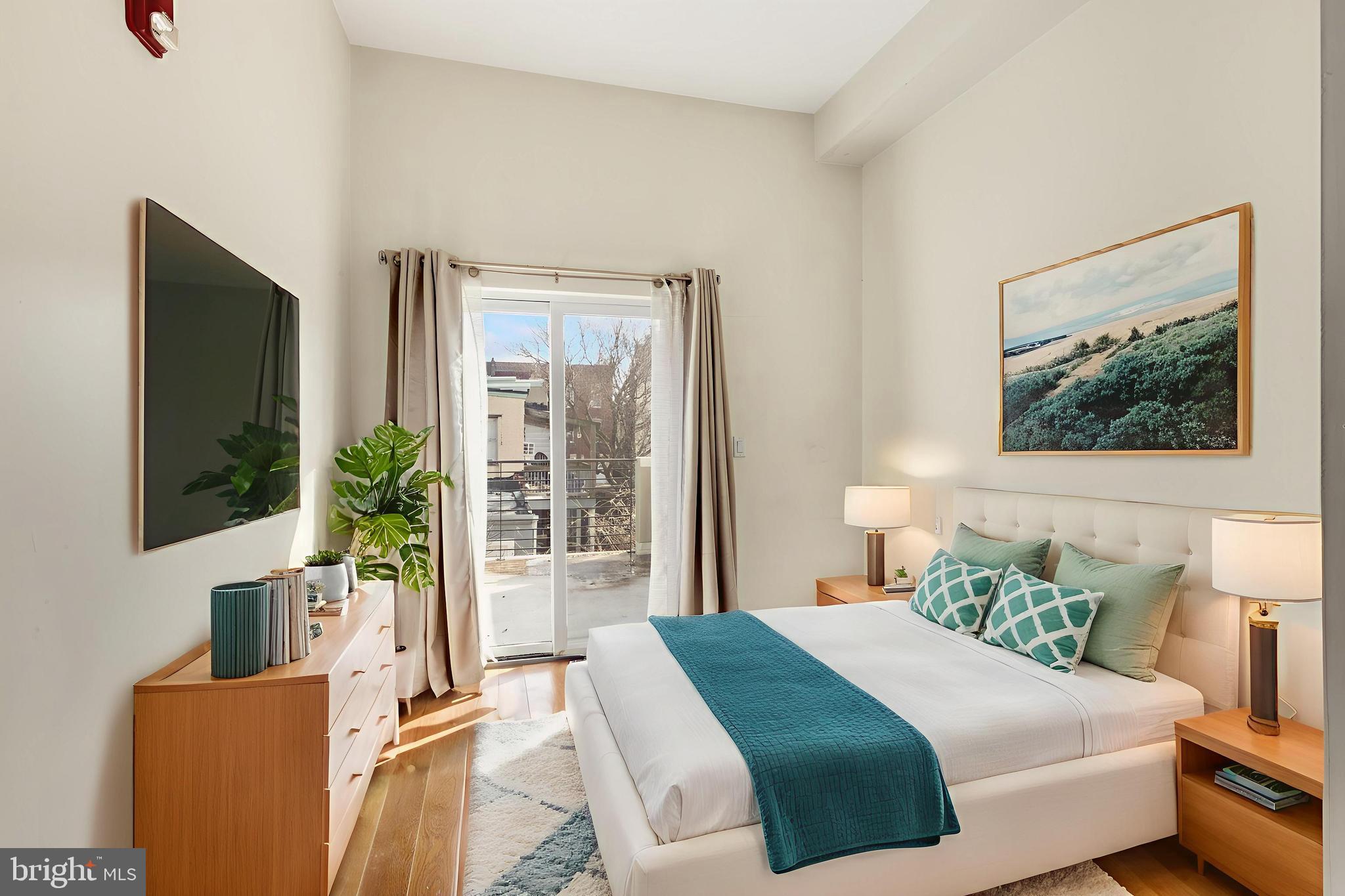 2031 S JUNIPER STREET 204