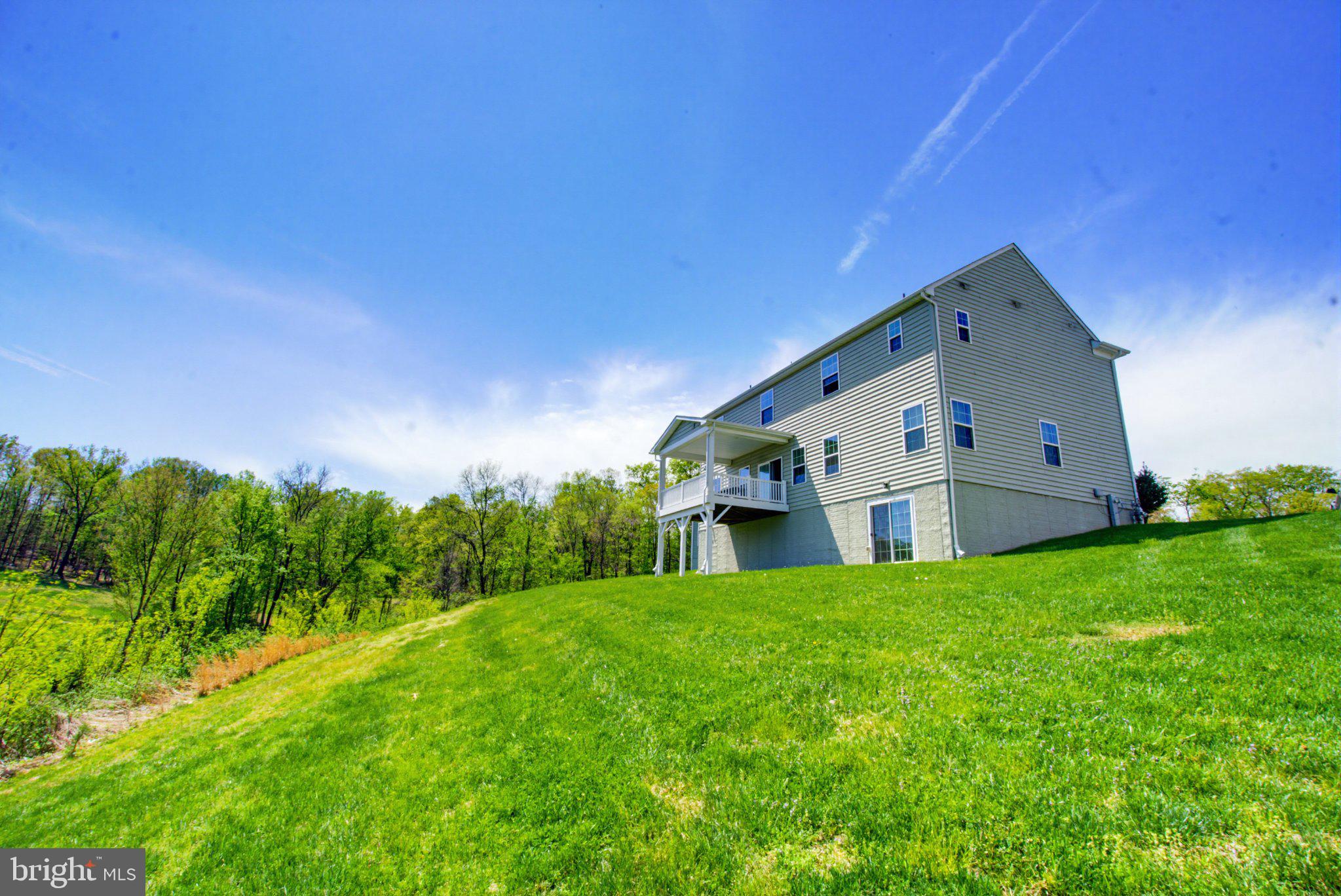 RUSTIC RISING - Residential