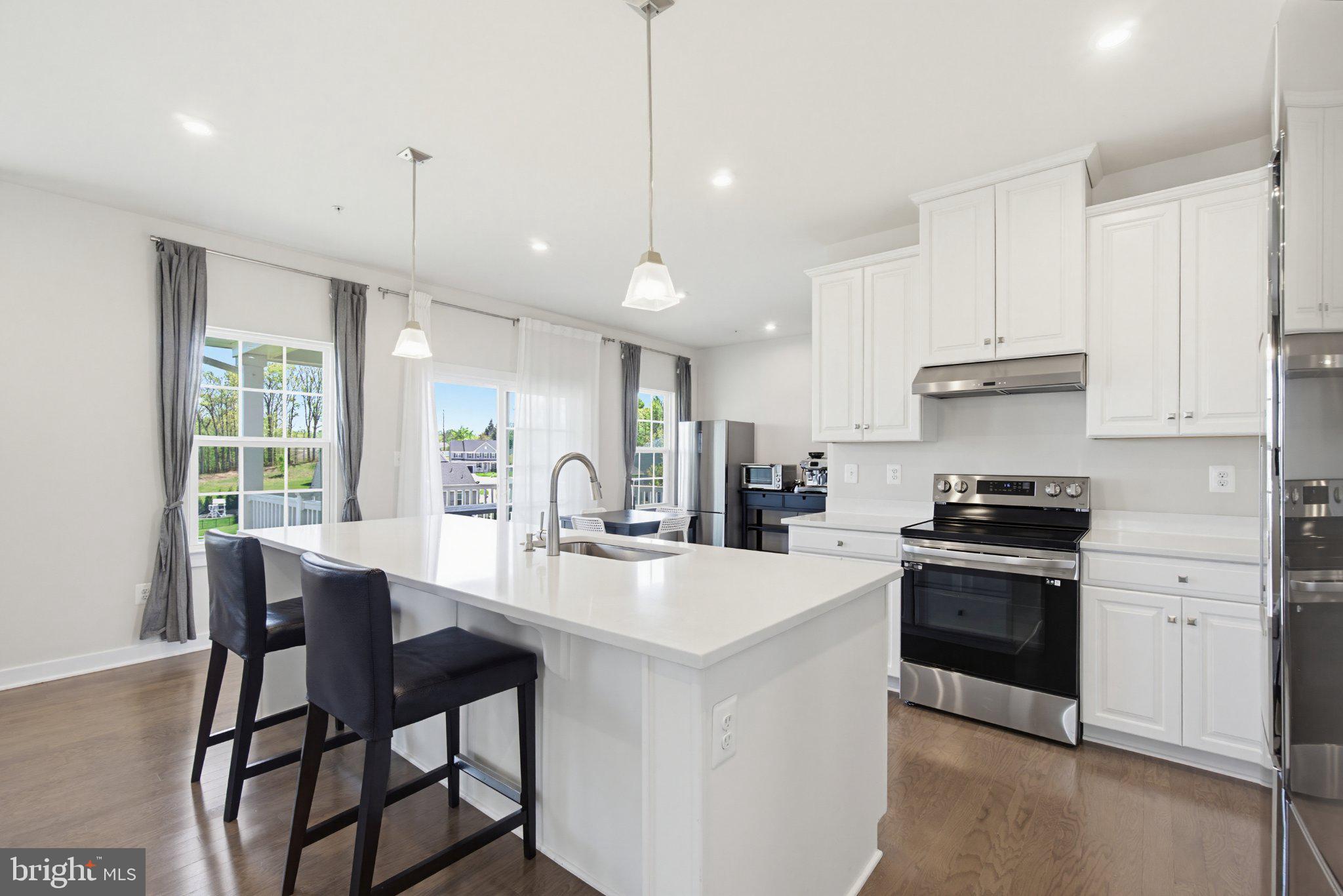 RUSTIC RISING - Residential