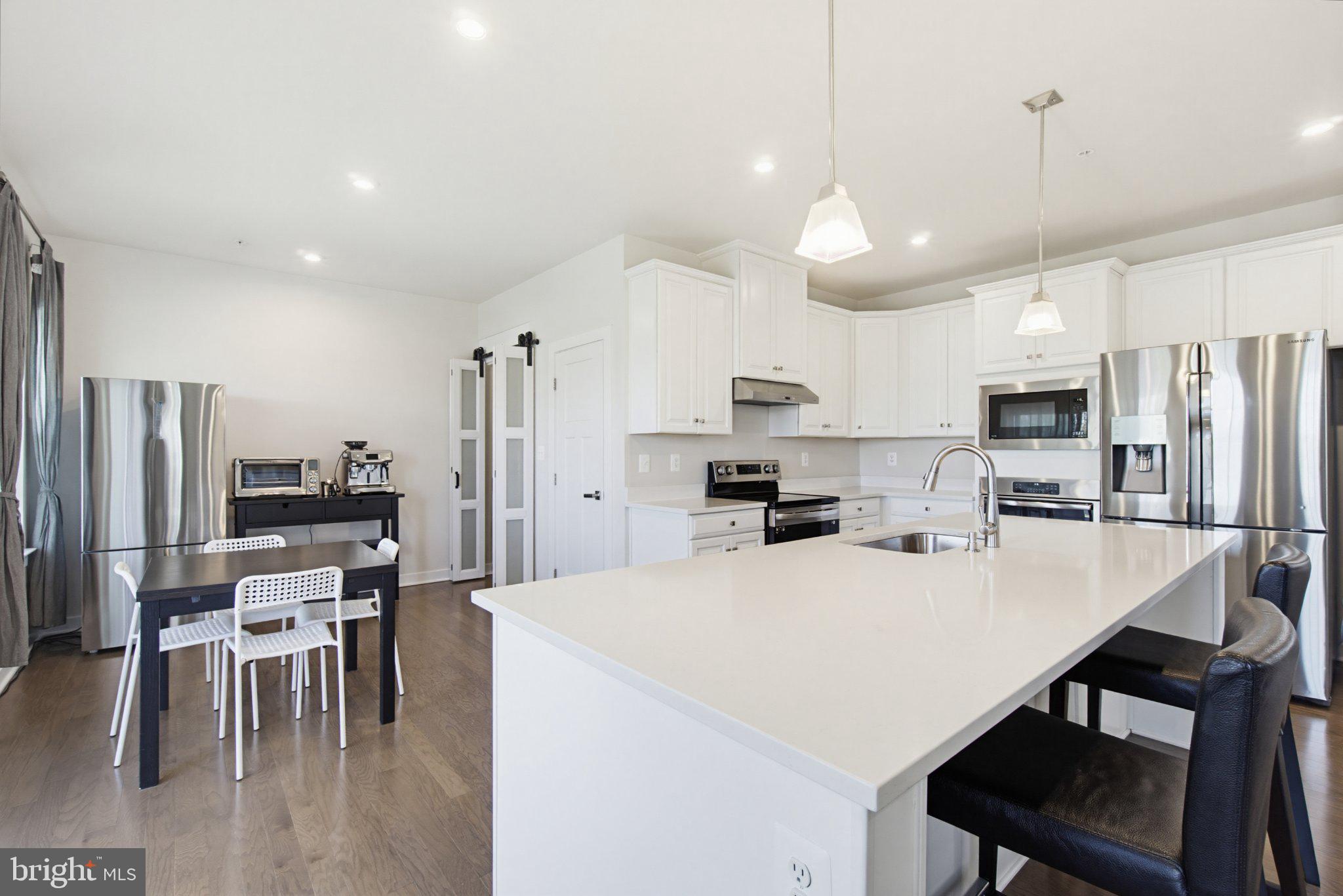 RUSTIC RISING - Residential