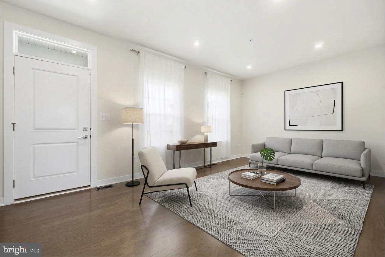 RUSTIC RISING - Residential