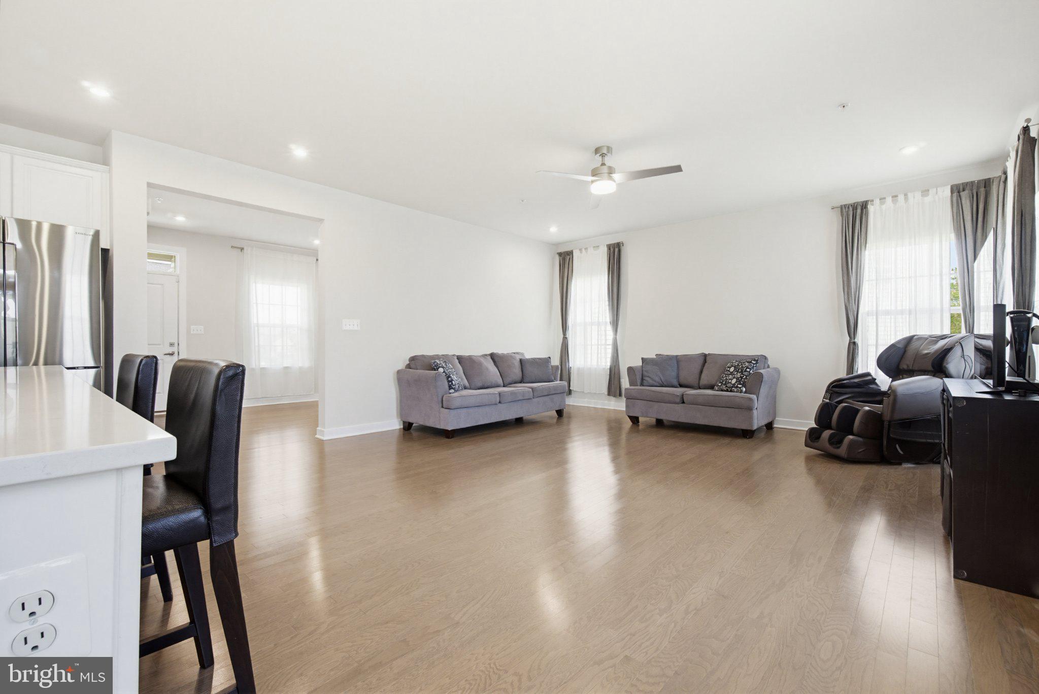 RUSTIC RISING - Residential