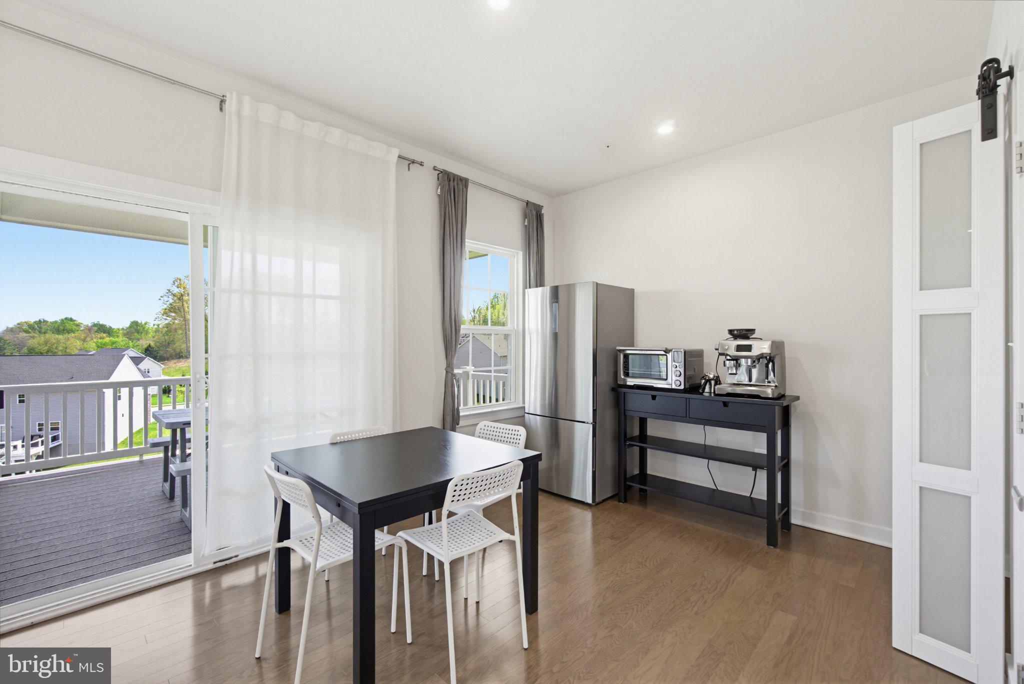 RUSTIC RISING - Residential