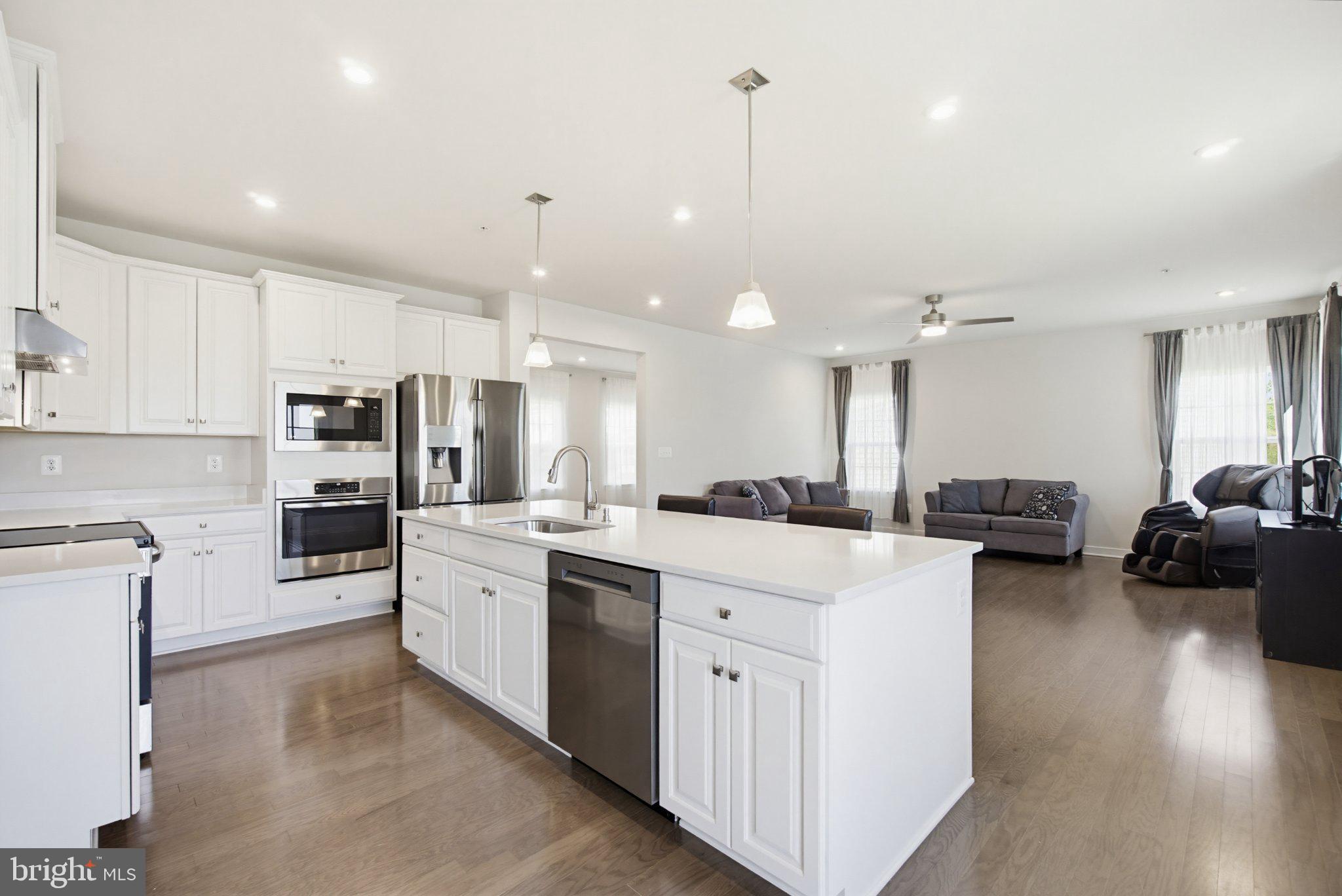 RUSTIC RISING - Residential