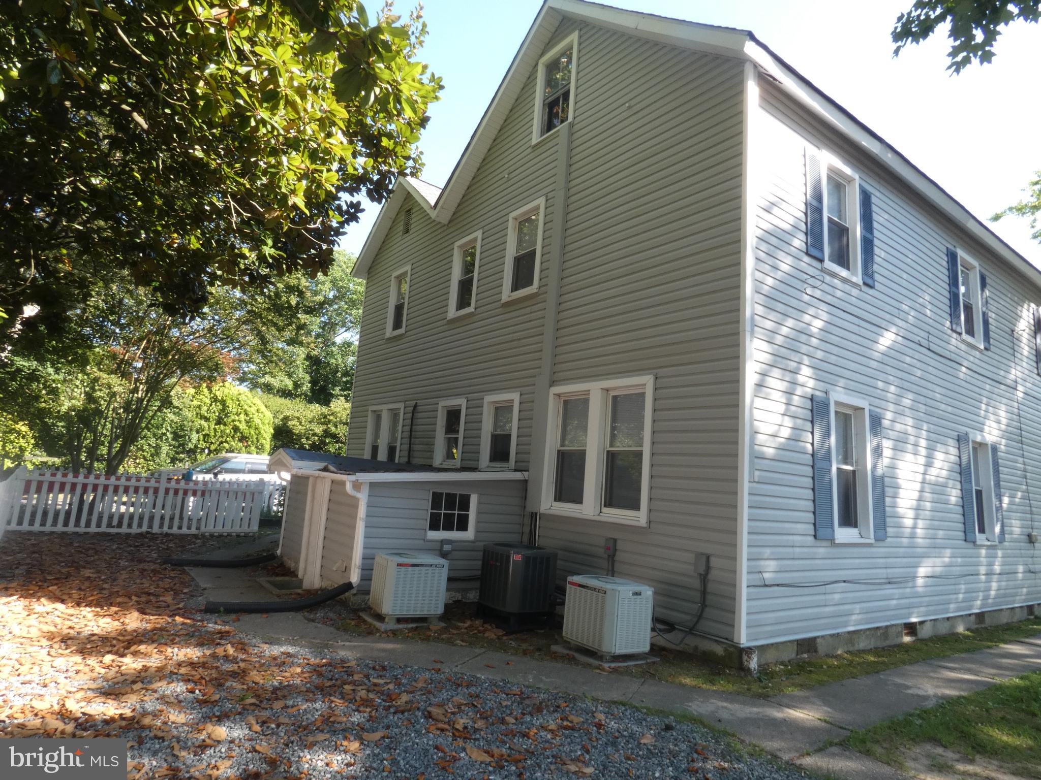 COLONIAL BEACH - Residential Lease