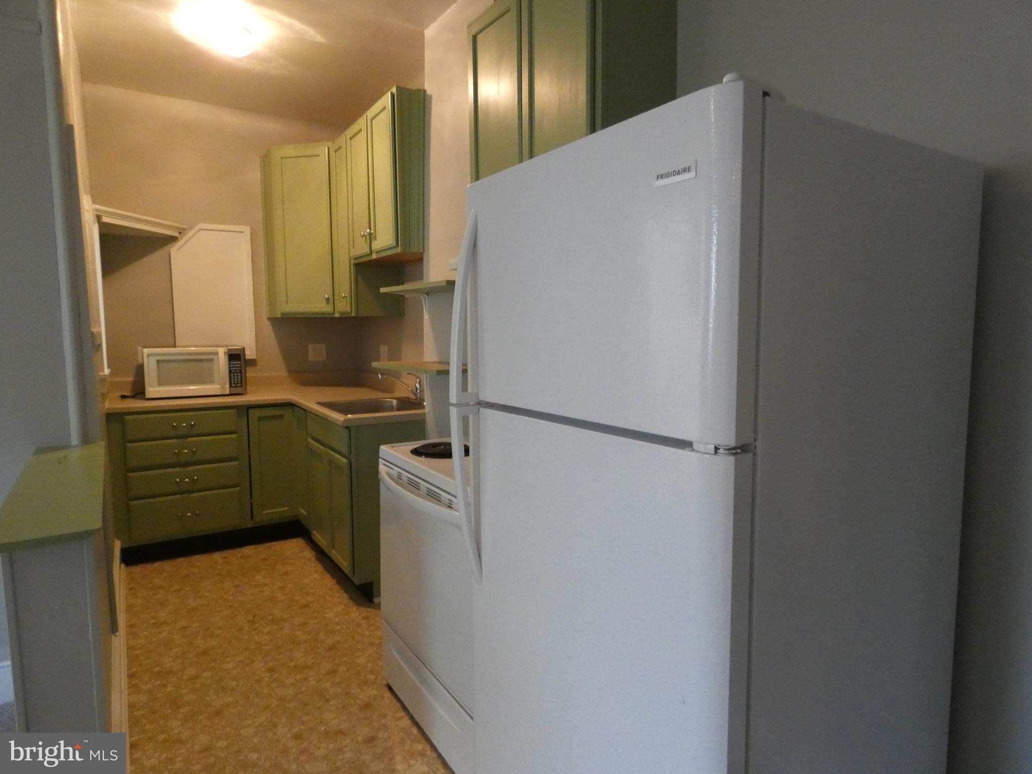 COLONIAL BEACH - Residential Lease