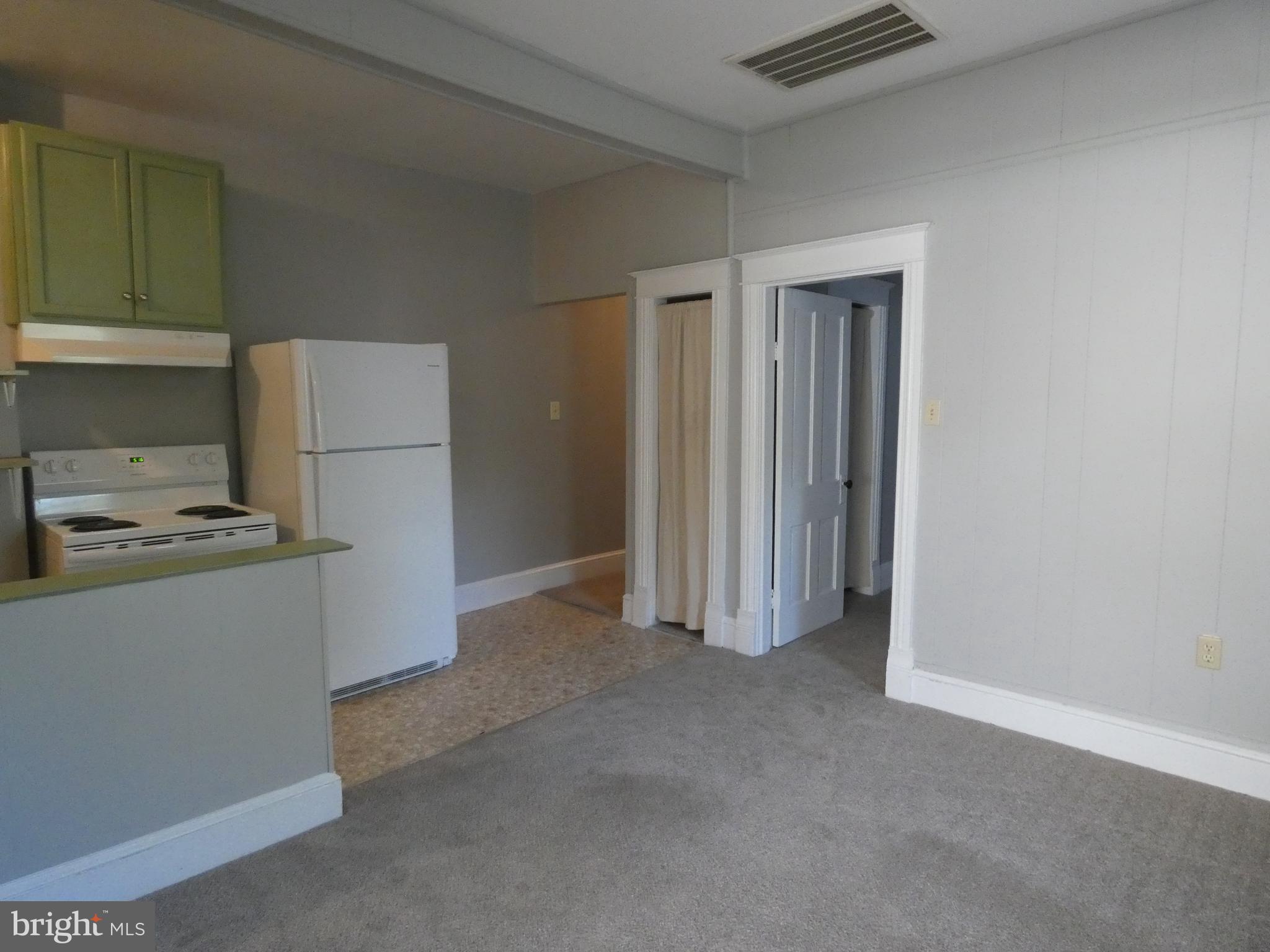 COLONIAL BEACH - Residential Lease