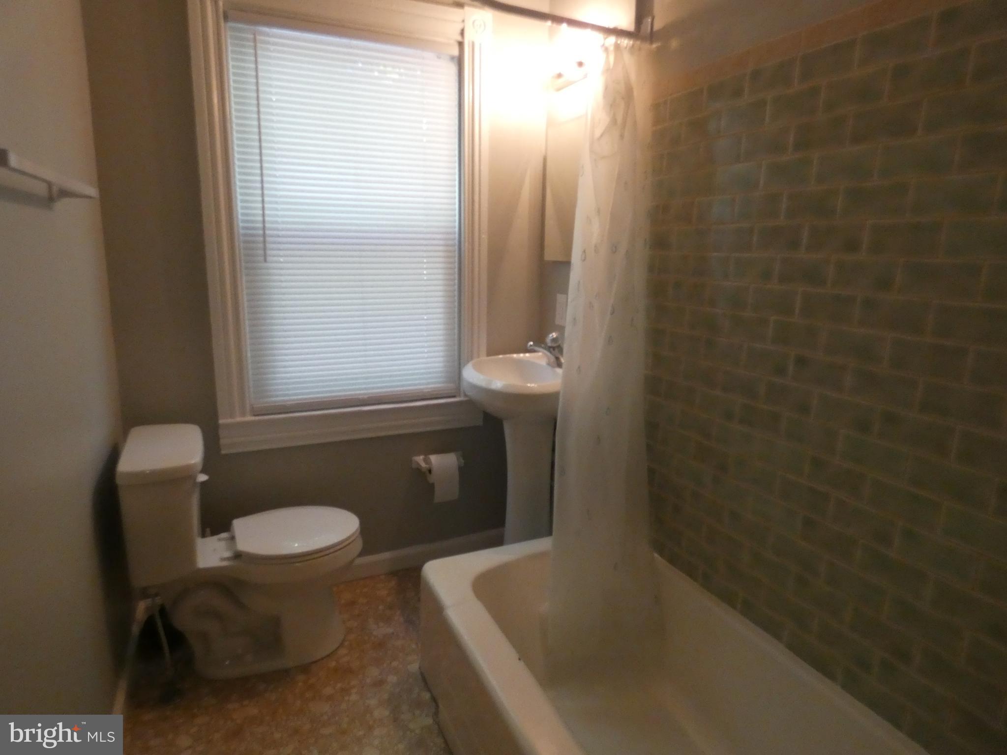 COLONIAL BEACH - Residential Lease