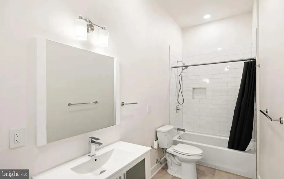 Philadelphia, Pennsylvania 19123, United States, 2 Bedrooms Bedrooms, ,3 BathroomsBathrooms,Residential,Active,25055