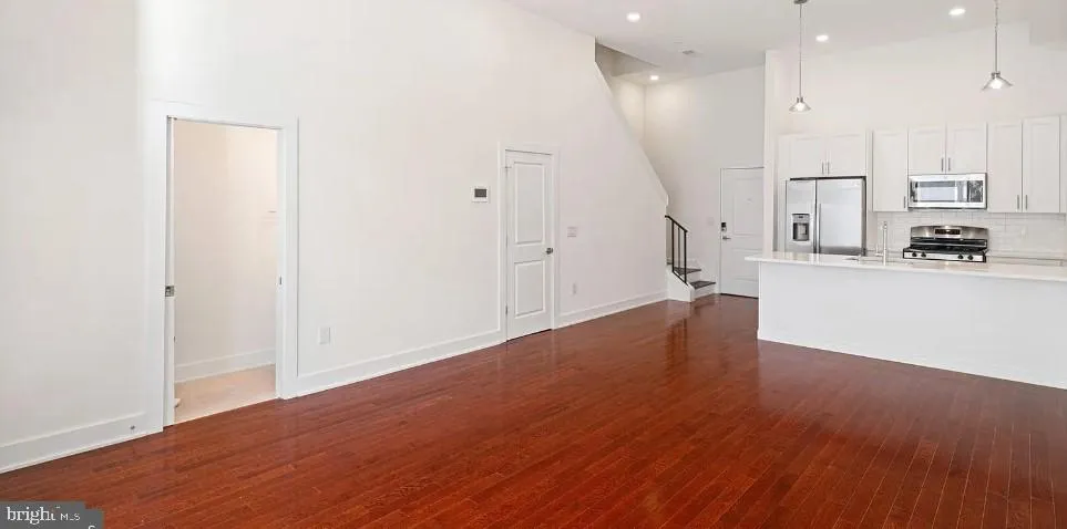 Philadelphia, Pennsylvania 19123, United States, 2 Bedrooms Bedrooms, ,3 BathroomsBathrooms,Residential,Active,25055