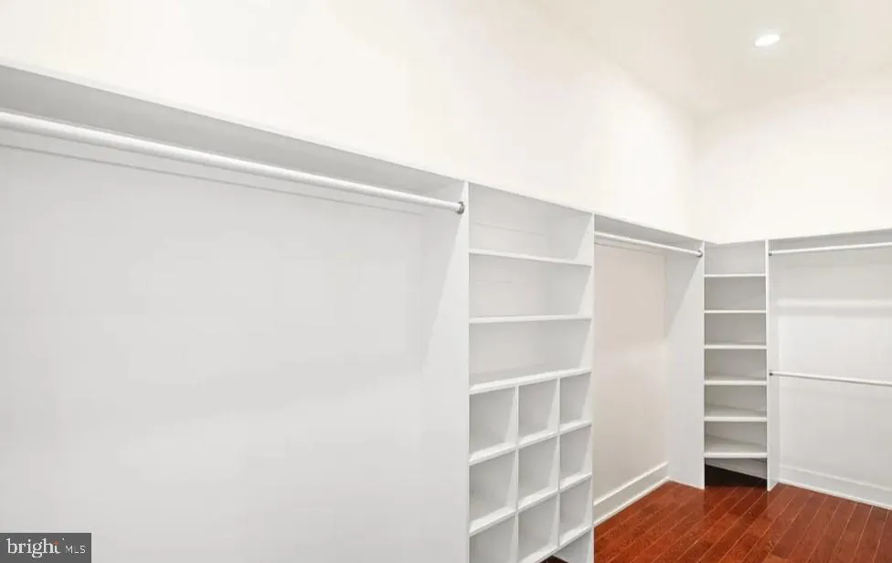 Philadelphia, Pennsylvania 19123, United States, 2 Bedrooms Bedrooms, ,3 BathroomsBathrooms,Residential,Active,25055