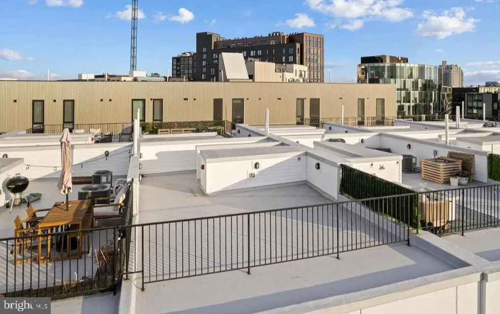 Philadelphia, Pennsylvania 19123, United States, 2 Bedrooms Bedrooms, ,3 BathroomsBathrooms,Residential,Active,25055