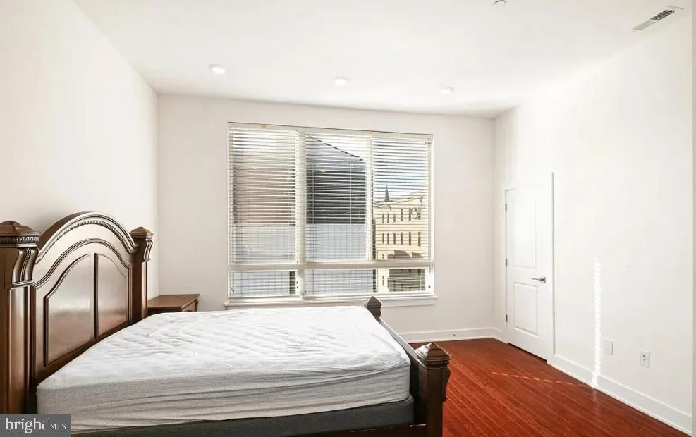 Philadelphia, Pennsylvania 19123, United States, 2 Bedrooms Bedrooms, ,3 BathroomsBathrooms,Residential,Active,25055