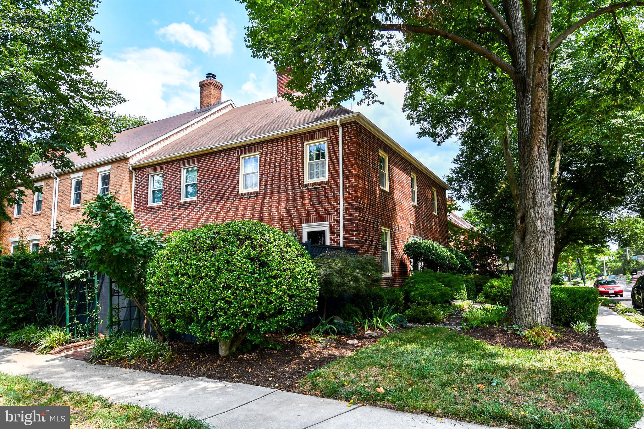 445 OLD TOWN COURT
