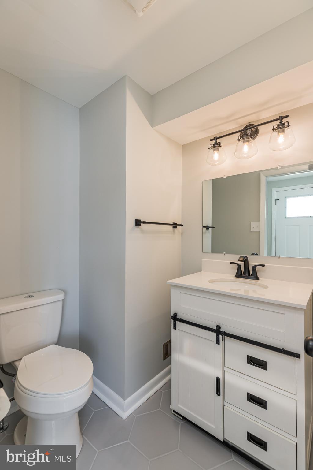 TOWN & COUNTRY APARTMENTS CARNEY - Residential