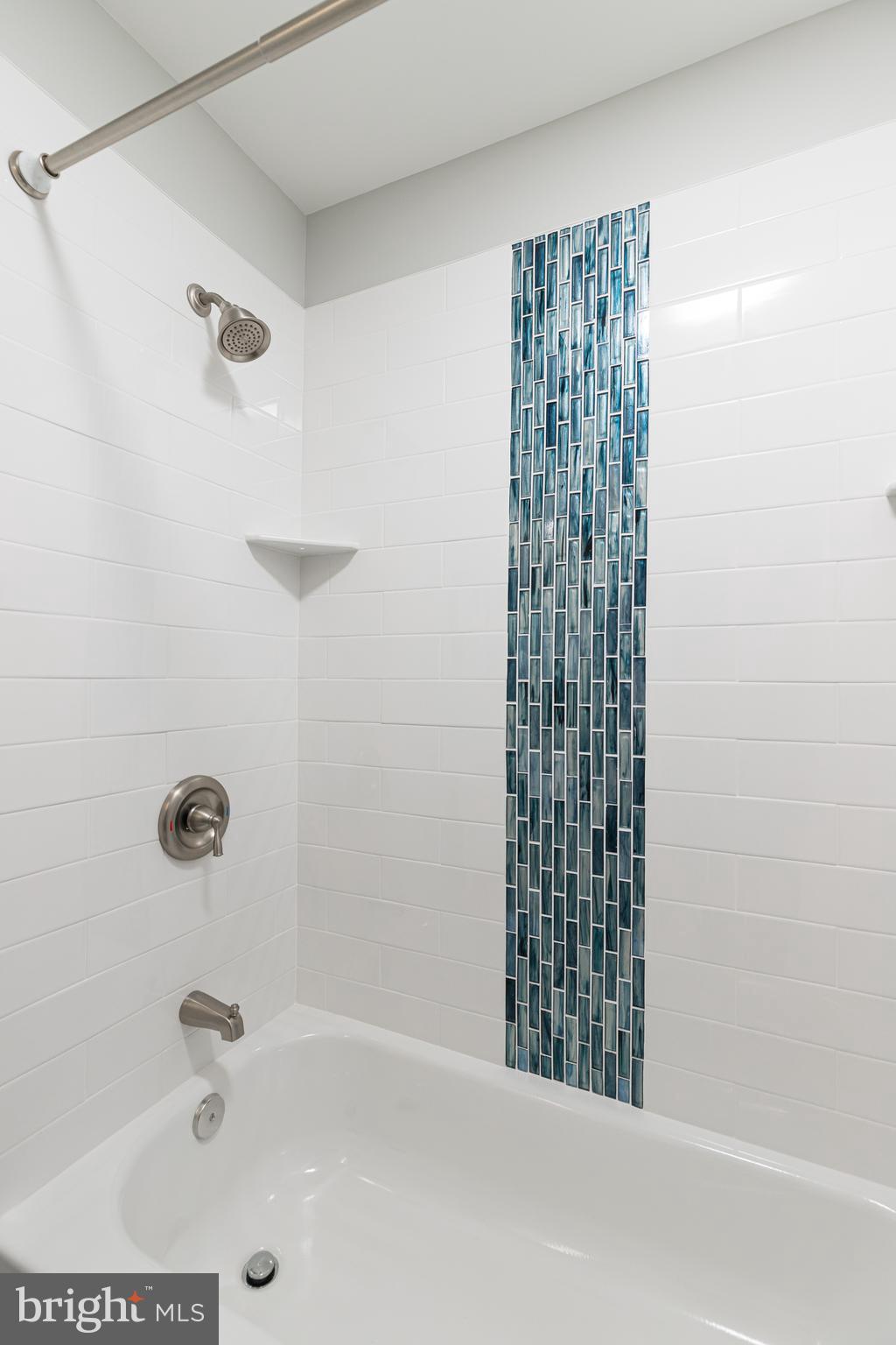 TOWN & COUNTRY APARTMENTS CARNEY - Residential