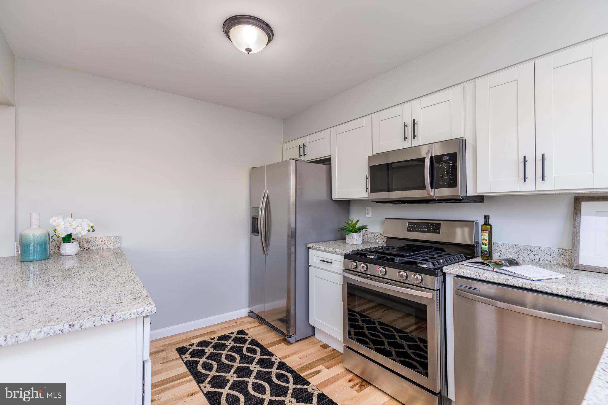 TOWN & COUNTRY APARTMENTS CARNEY - Residential