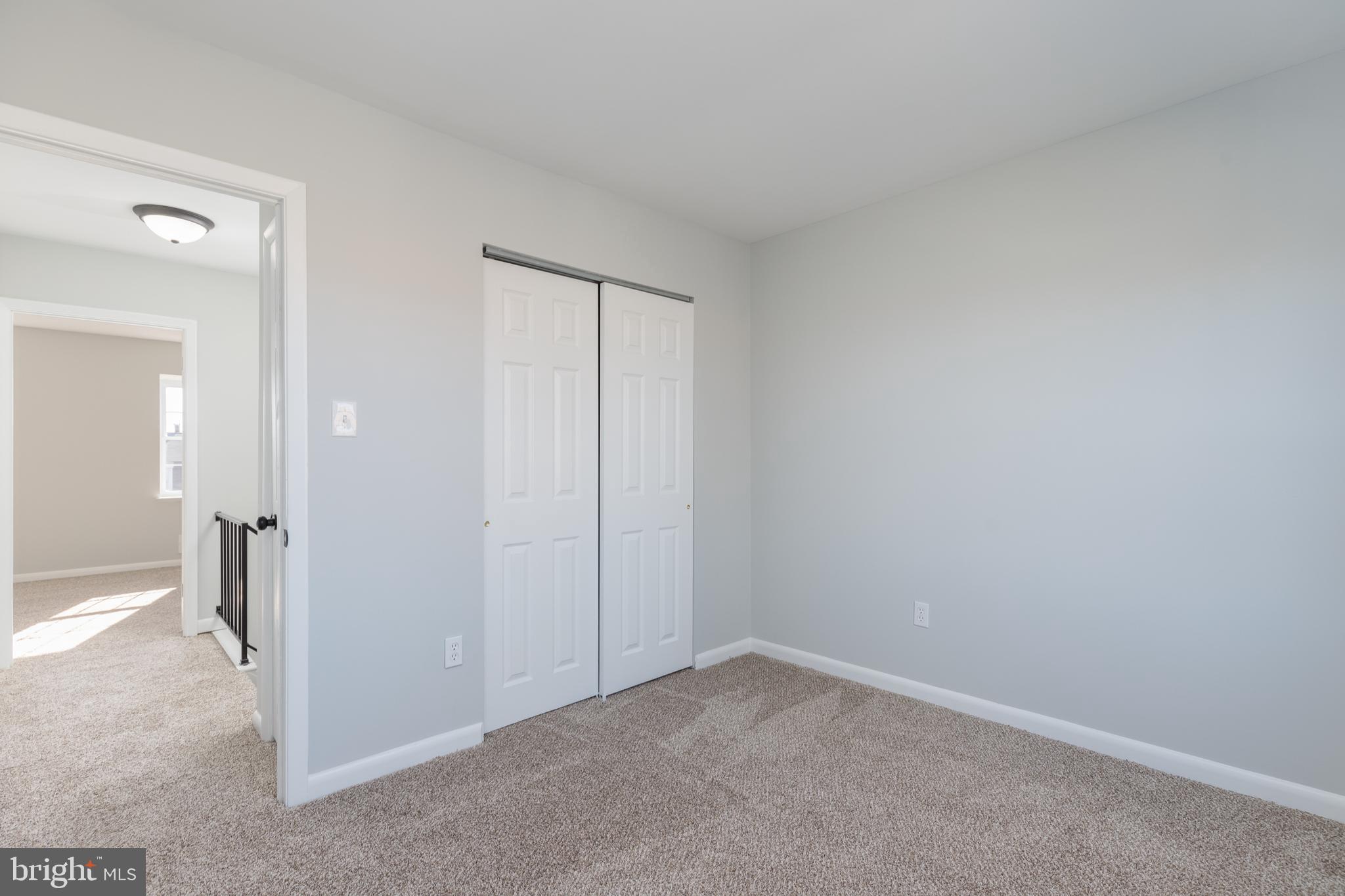 TOWN & COUNTRY APARTMENTS CARNEY - Residential