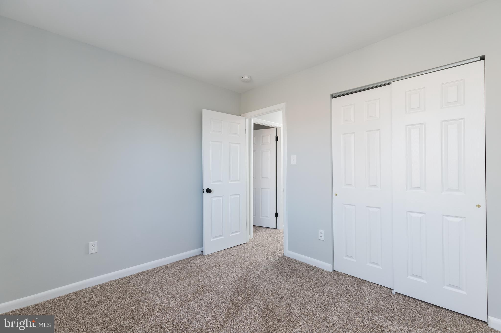 TOWN & COUNTRY APARTMENTS CARNEY - Residential