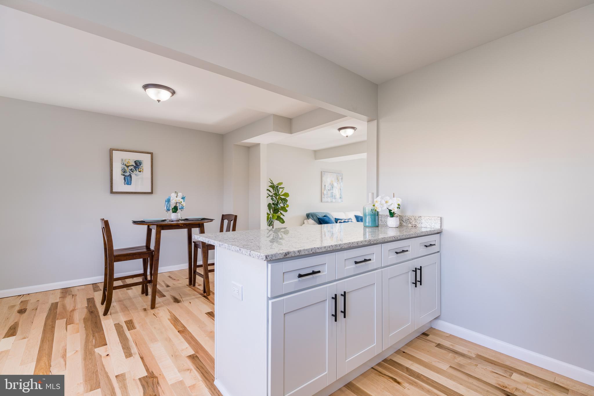 TOWN & COUNTRY APARTMENTS CARNEY - Residential