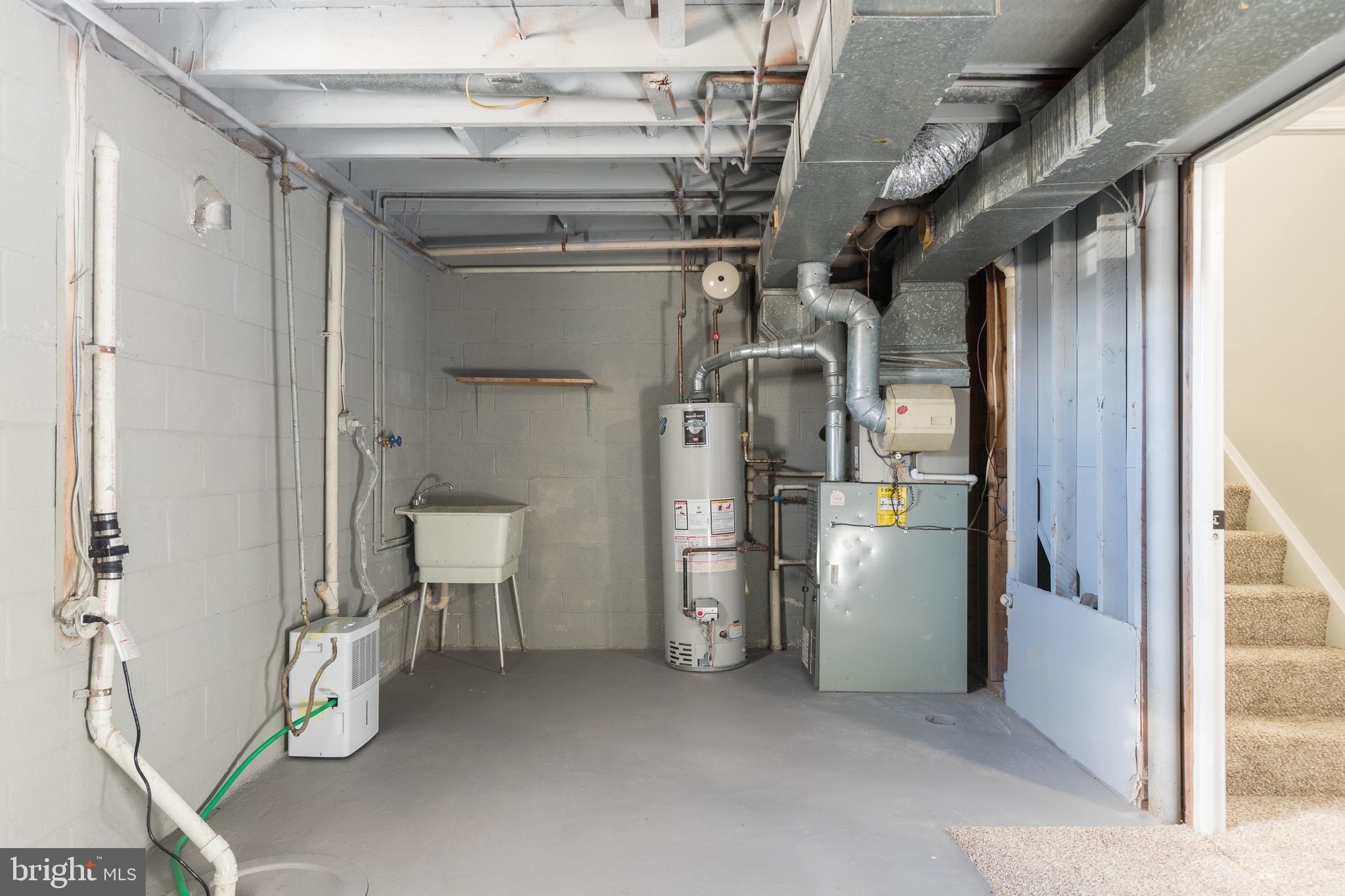 TOWN & COUNTRY APARTMENTS CARNEY - Residential