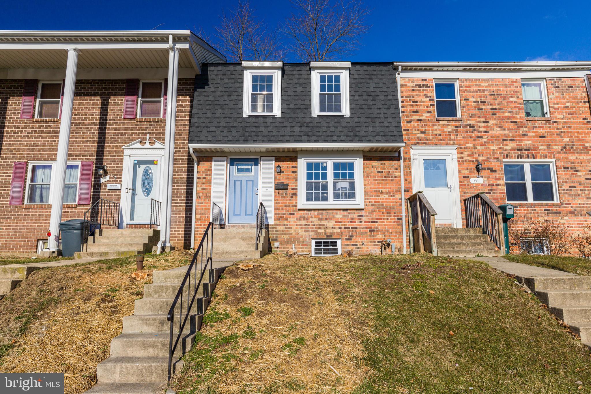 TOWN & COUNTRY APARTMENTS CARNEY - Residential