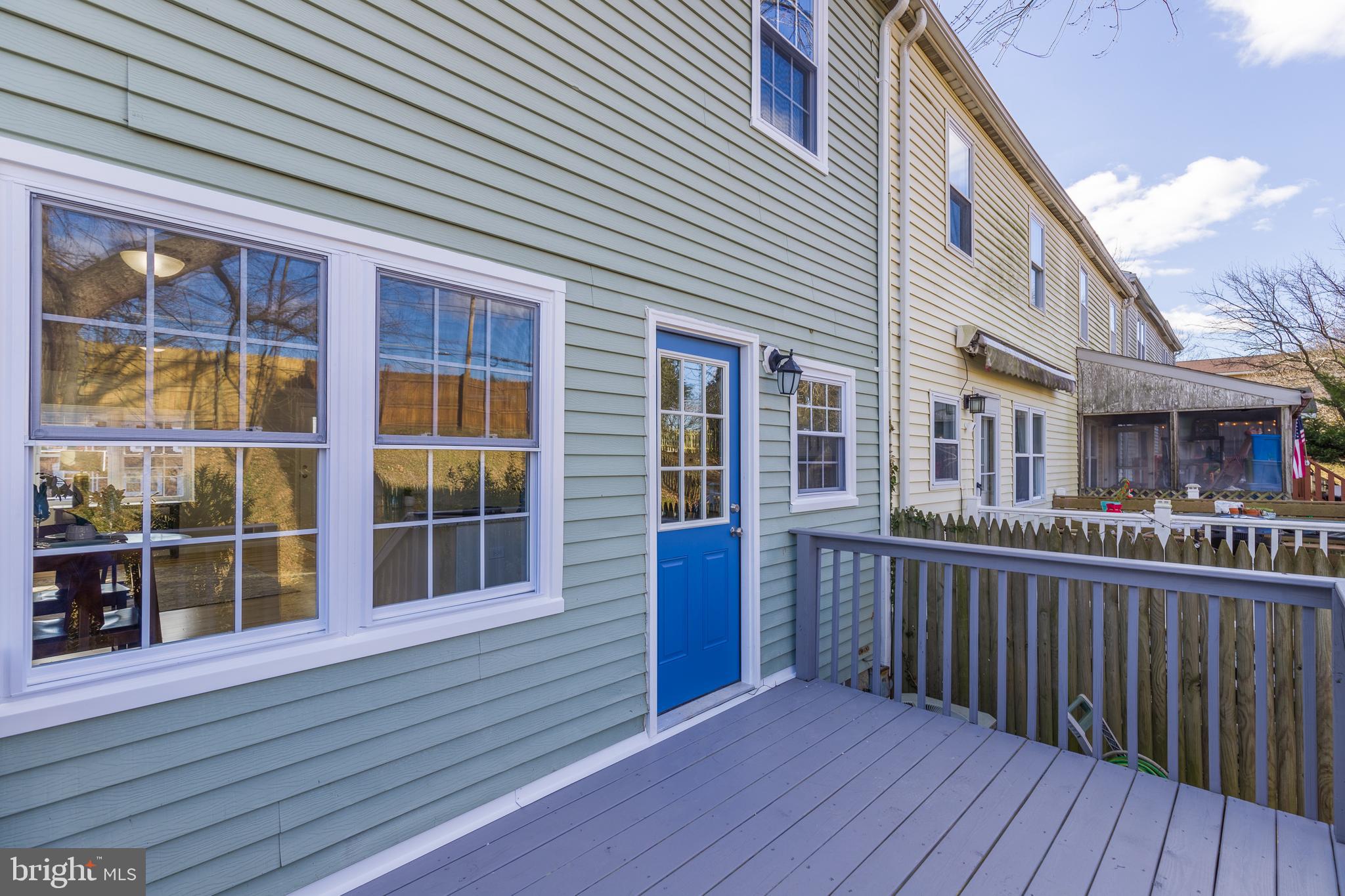 TOWN & COUNTRY APARTMENTS CARNEY - Residential