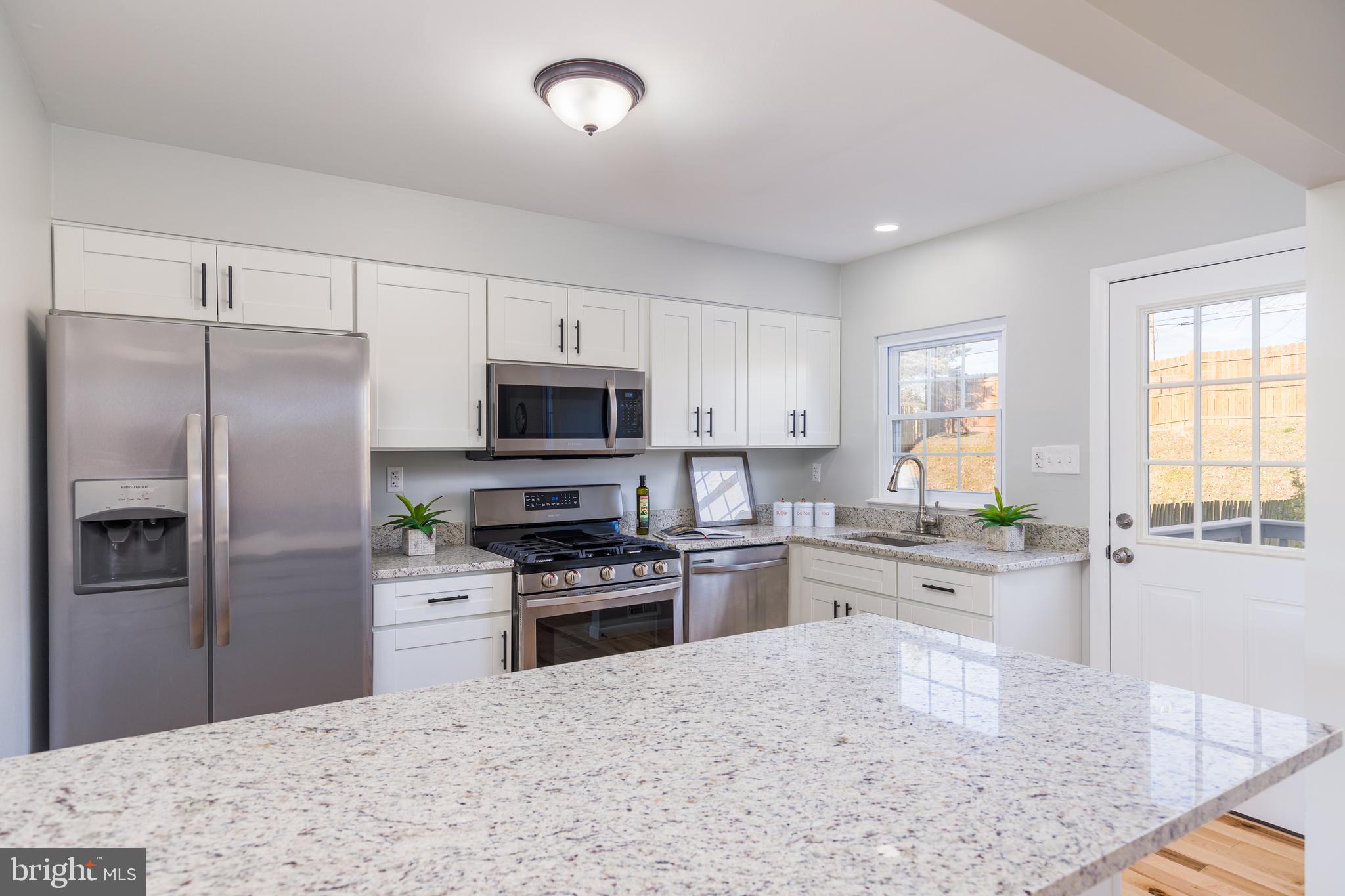 TOWN & COUNTRY APARTMENTS CARNEY - Residential