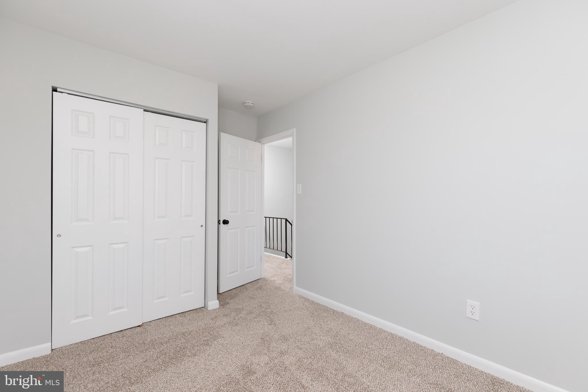 TOWN & COUNTRY APARTMENTS CARNEY - Residential