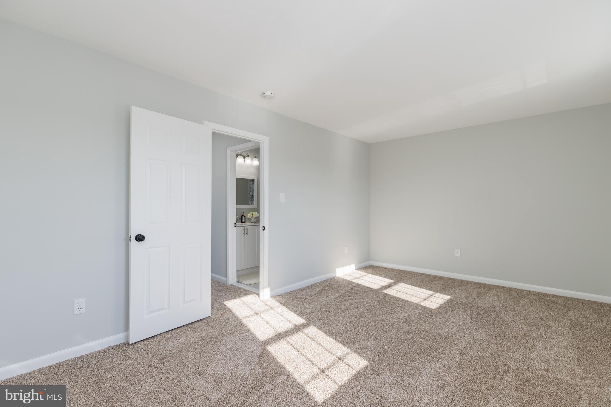 TOWN & COUNTRY APARTMENTS CARNEY - Residential