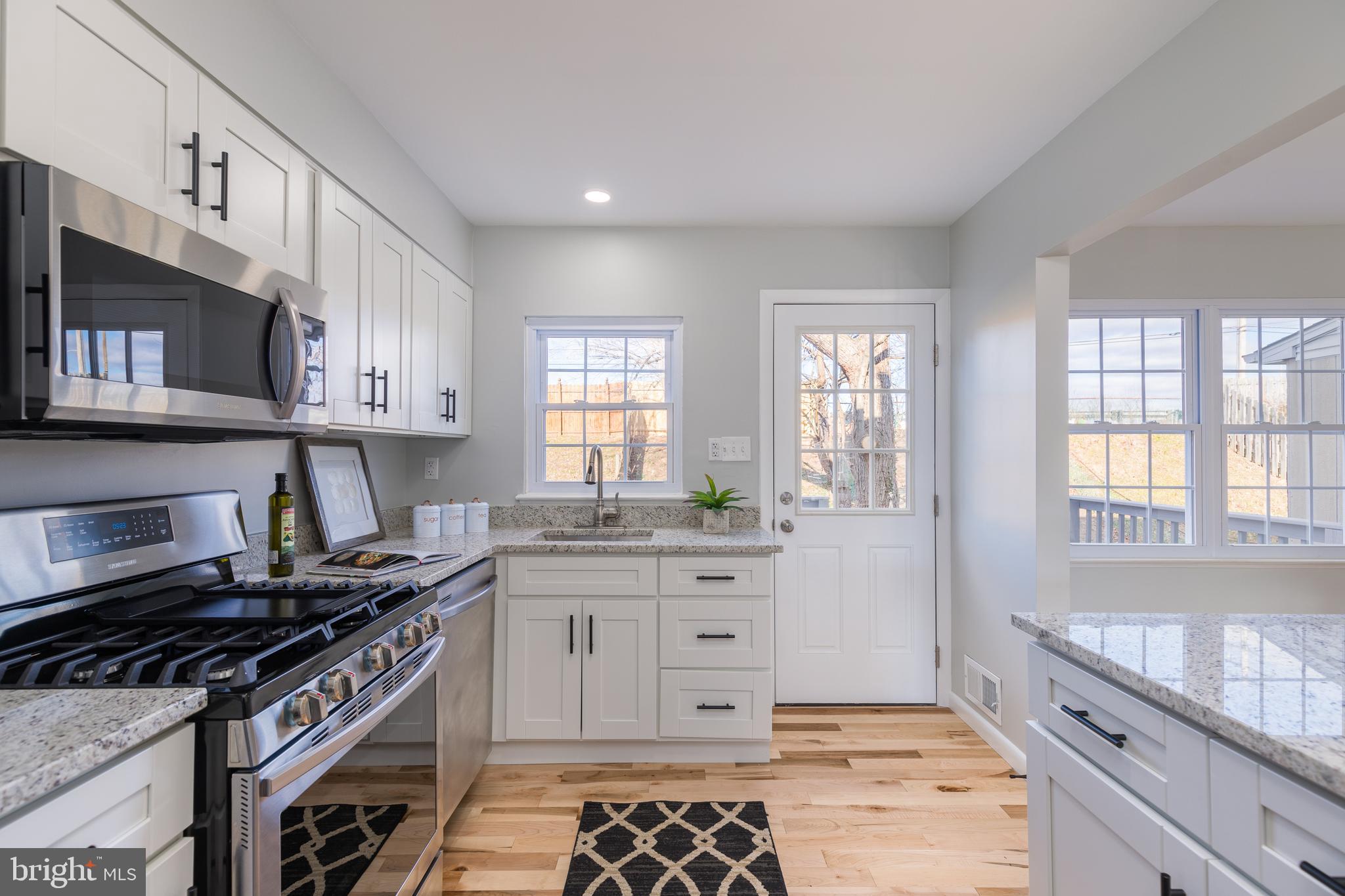 TOWN & COUNTRY APARTMENTS CARNEY - Residential