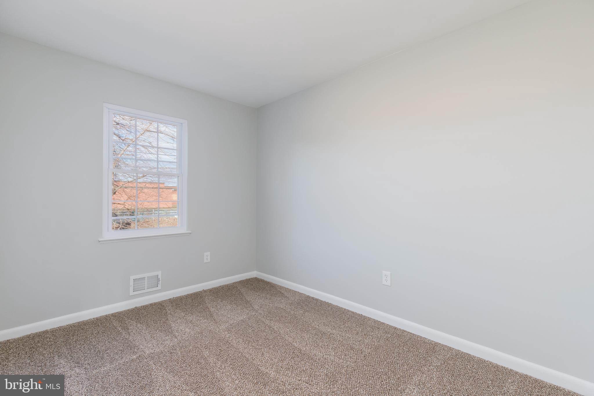 TOWN & COUNTRY APARTMENTS CARNEY - Residential