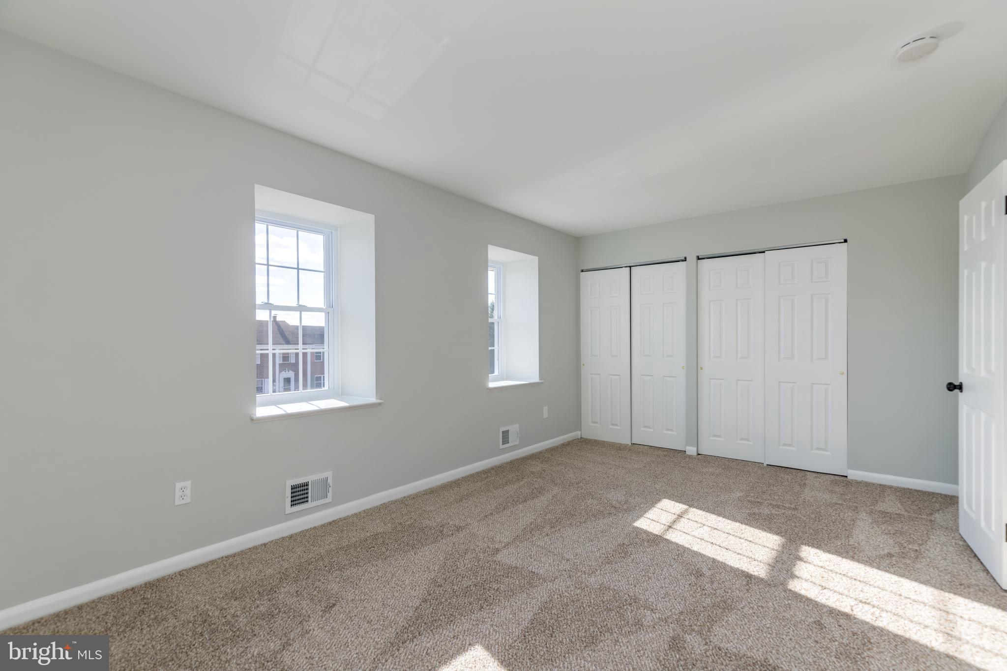 TOWN & COUNTRY APARTMENTS CARNEY - Residential