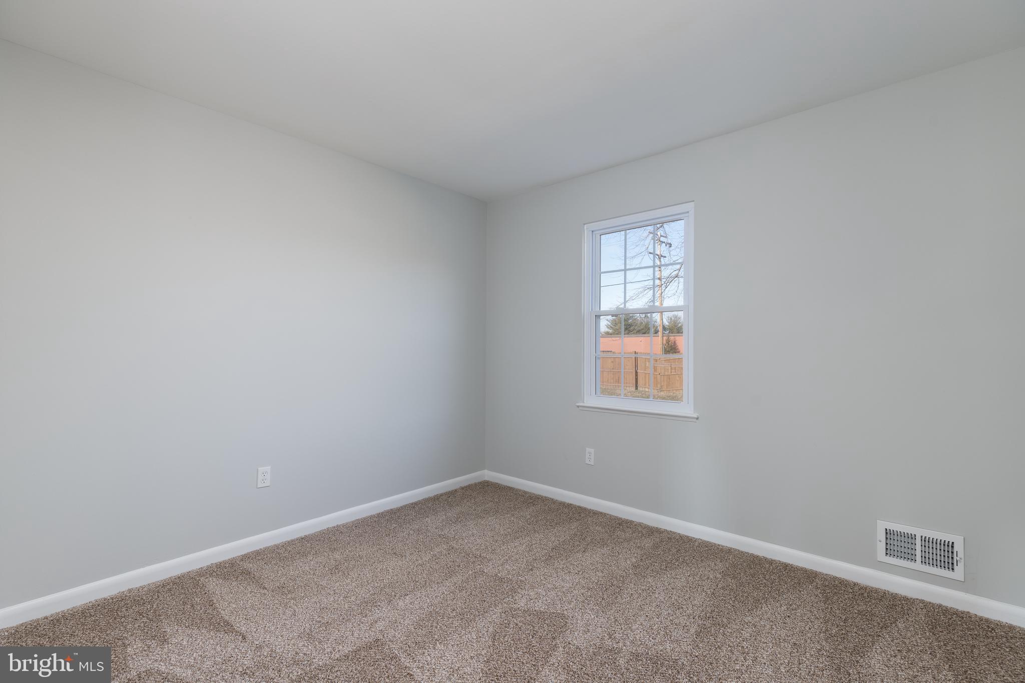 TOWN & COUNTRY APARTMENTS CARNEY - Residential