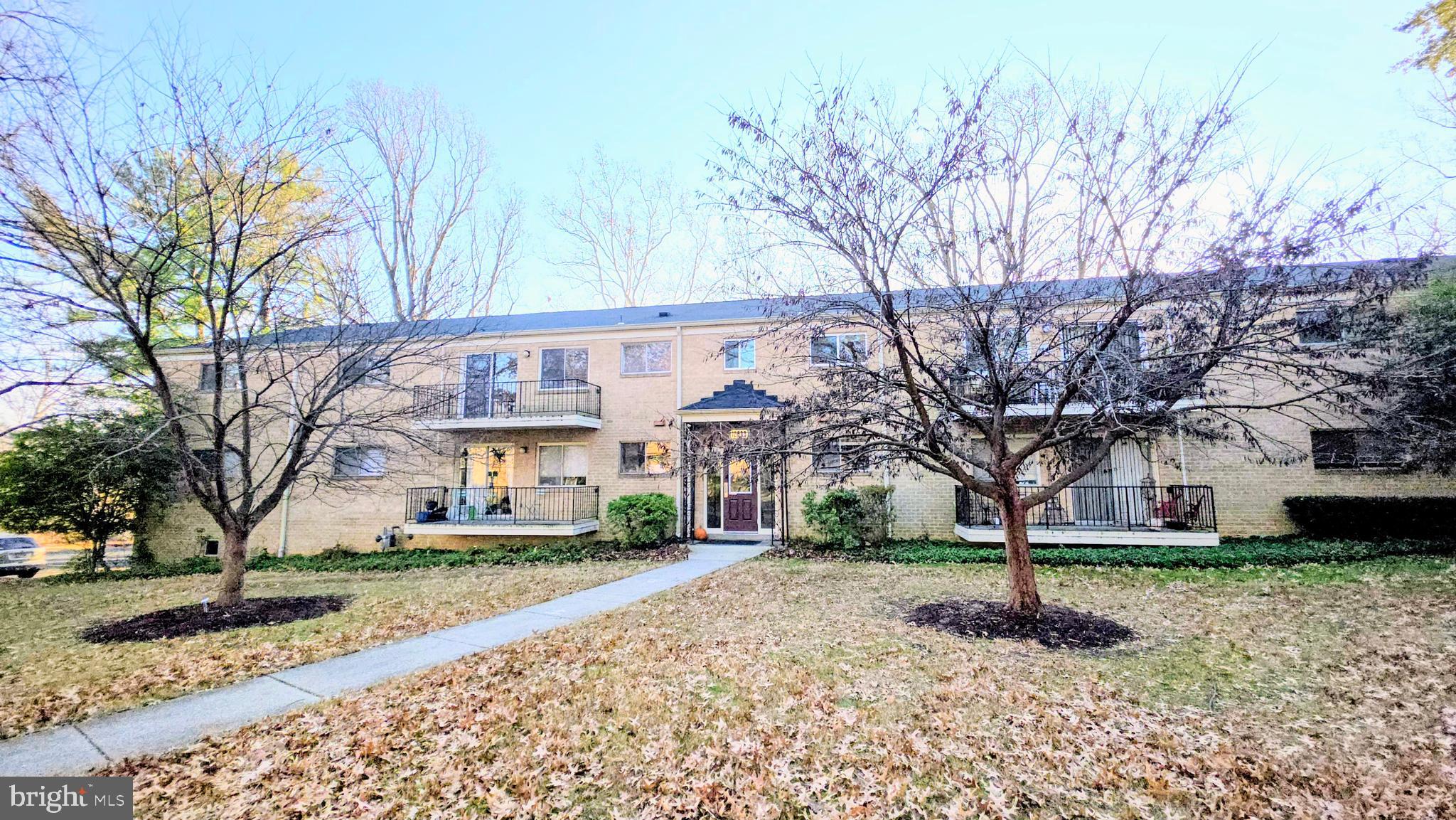 10636 MONTROSE AVENUE 201