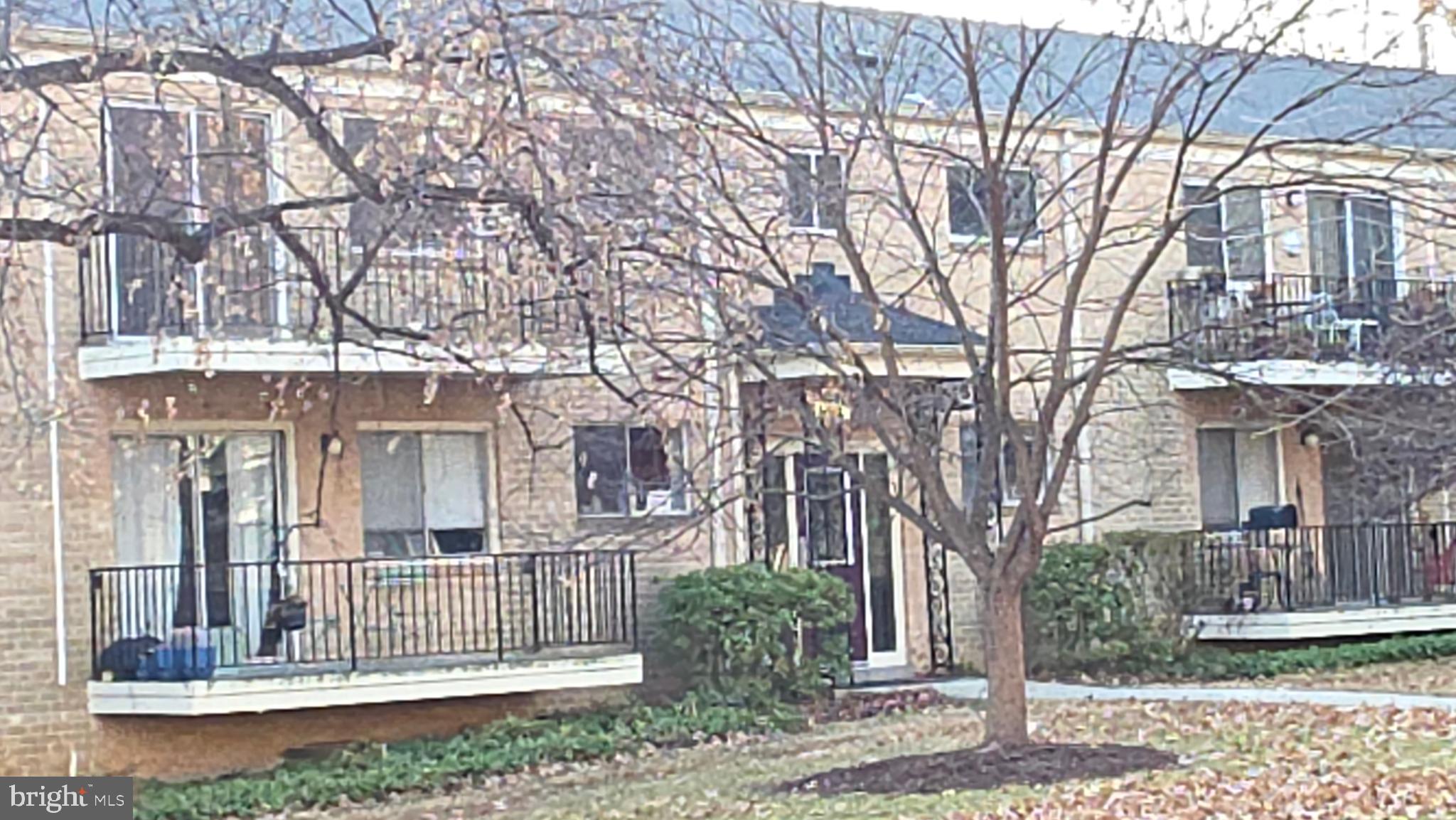 10636 MONTROSE AVENUE 201