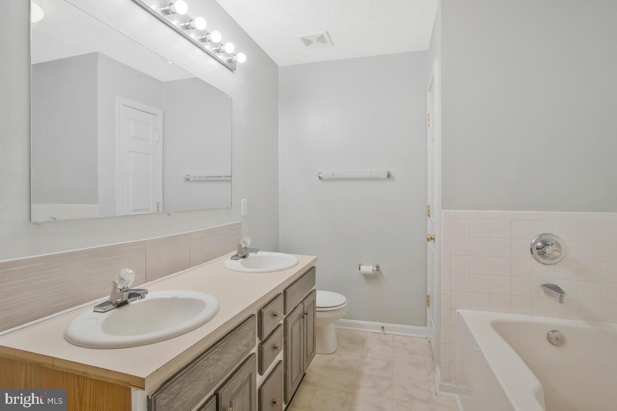 ASBURY WOODS - Residential