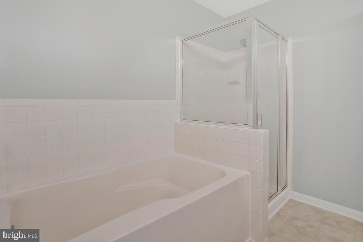 ASBURY WOODS - Residential