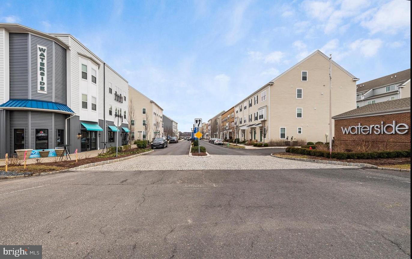 WATERSIDE - Residential Lease