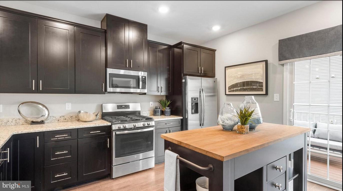 WATERSIDE - Residential Lease