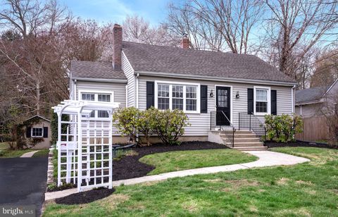 Photo of 41 Titus Avenue, LAWRENCE TOWNSHIP, NJ 08648 (MLS # NJME2074416)