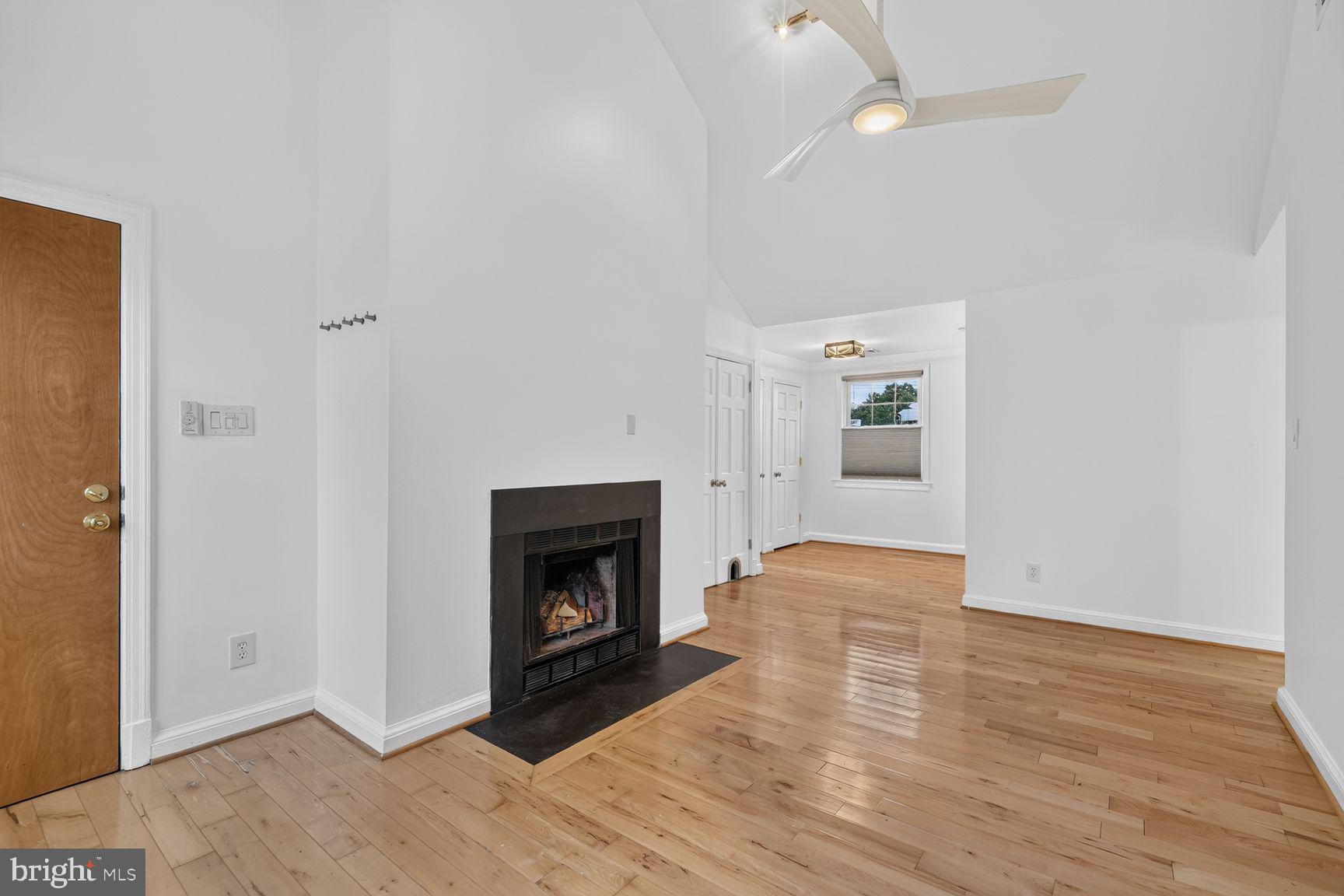 2709 ARLINGTON BOULEVARD 302