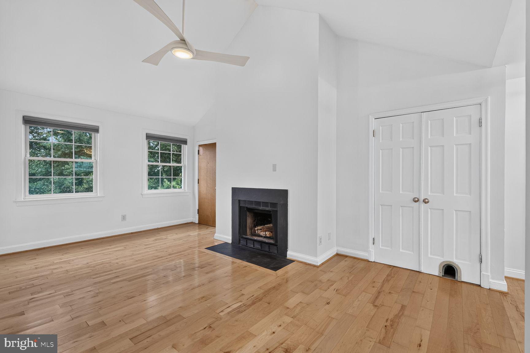2709 ARLINGTON BOULEVARD 302